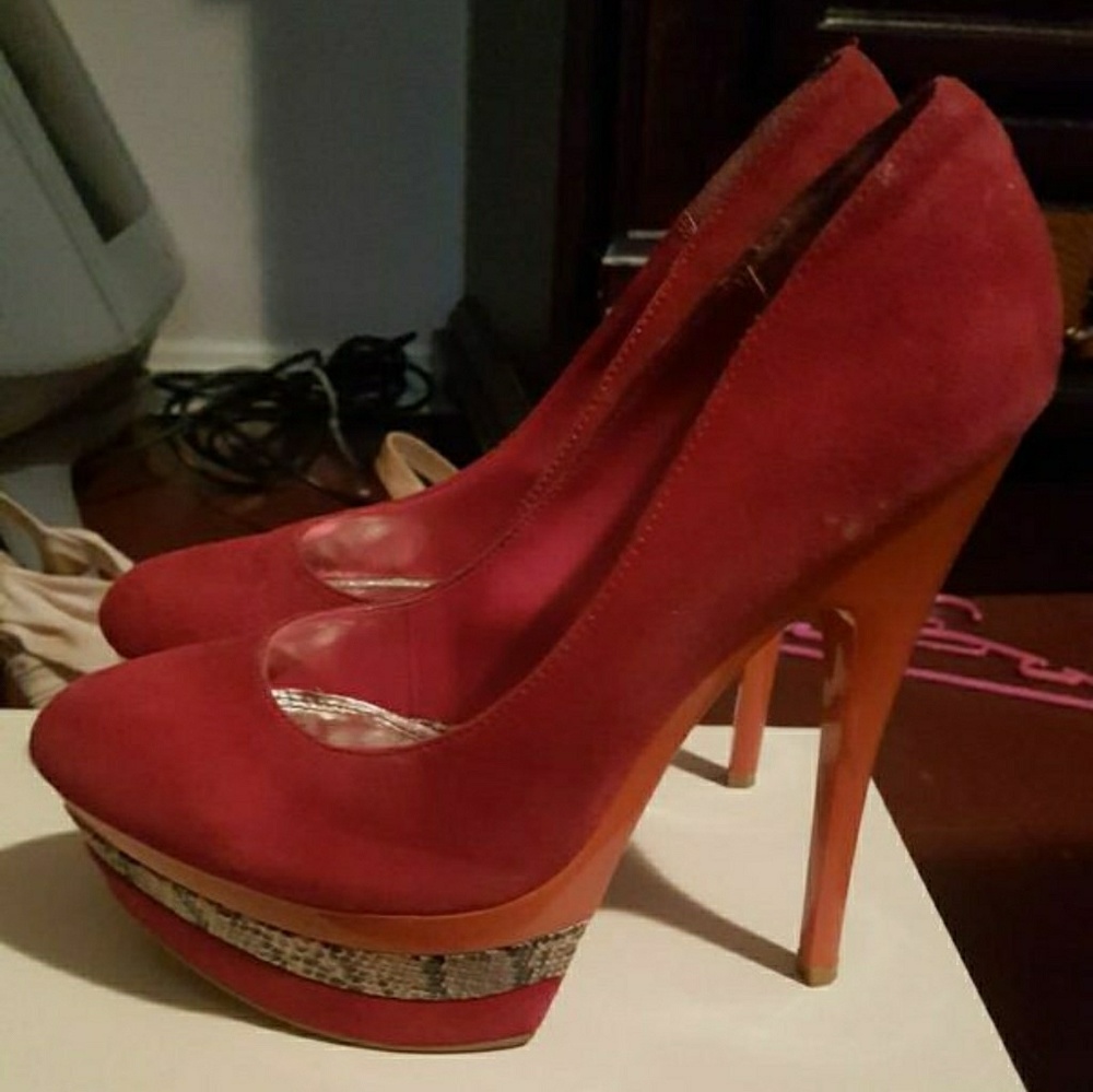 Magenta heels